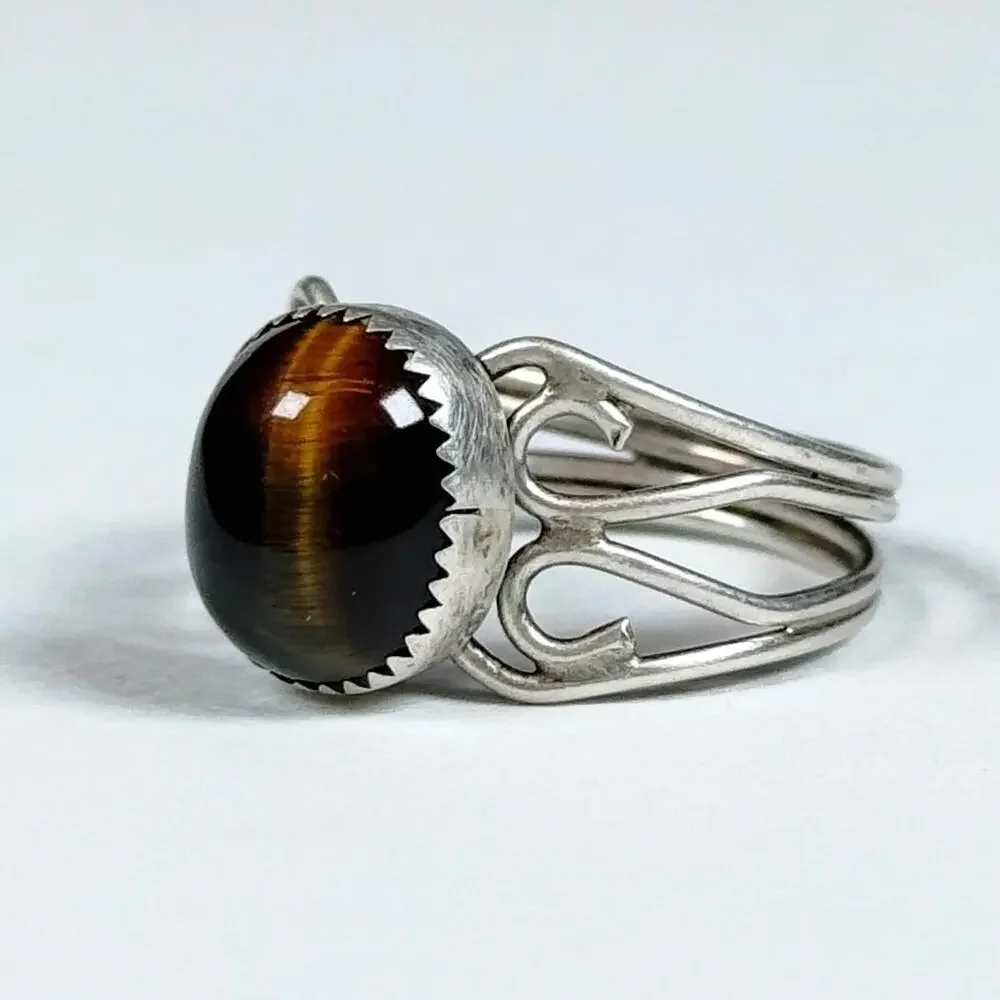 925 STERLING SILVER AND CAT'S EYE CHRYSOBERYL RING 9us SIZE 4.0g